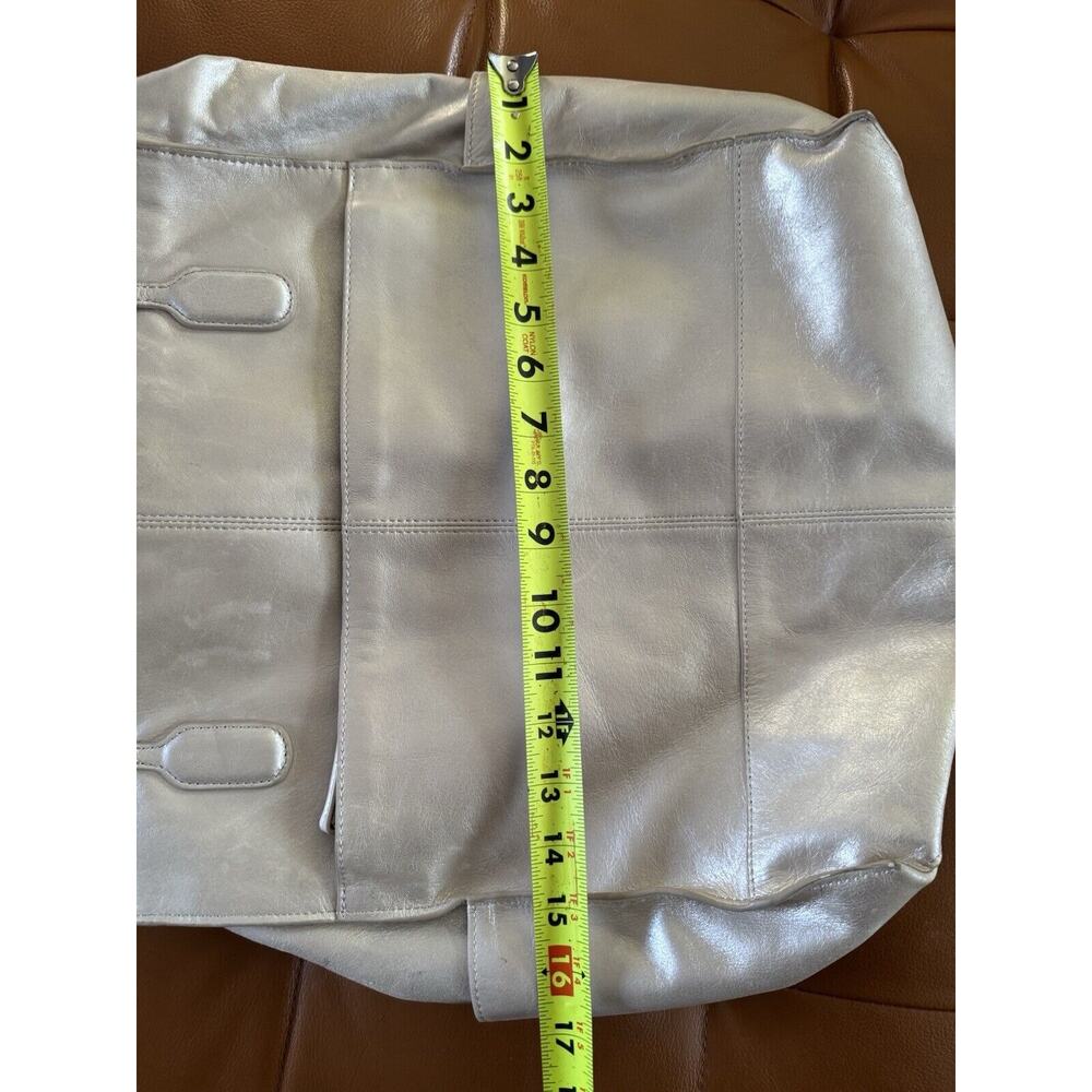 Hobo The Original Handbag Finley Large Pearl Gray Leather Shoulder Handbag - Picture 12 of 13